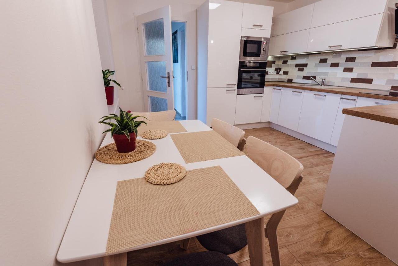 Apartman Pod Borovici Kovalovice Eksteriør billede
